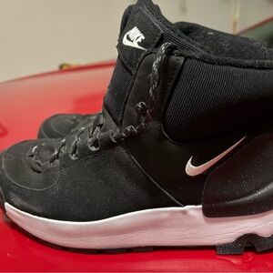 Women’s Nike City Classic Boot